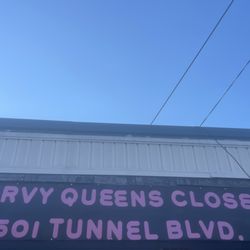 Curvy Queens Closet - Store name