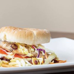 Two Cups - Grilled chicken with mango zcolslaw