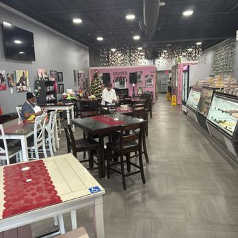 Ma’s Cakes - Inside building - Bakeries Near Me - Danville, Virginia Ma’s Cakes - Inside building - Bakeries Near Me - Danville, Virginia