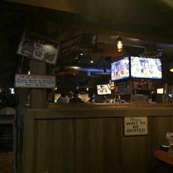 Islands Restaurant - Inside - Burgers Near Me - Glendale, California Islands Restaurant - Inside - Burgers Near Me - Glendale, California