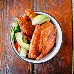 Qusqo Bistro and Gallery - Grilled Salmon Bowl