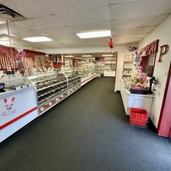 Pandolfi's Fine Chocolates - View of the shop from the far corner.