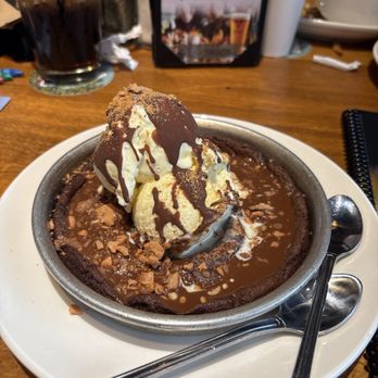 BJ's Restaurant & Brewhouse - Peanut Butter Pizookie! - Breweries Near Me - Huntington Beach, California