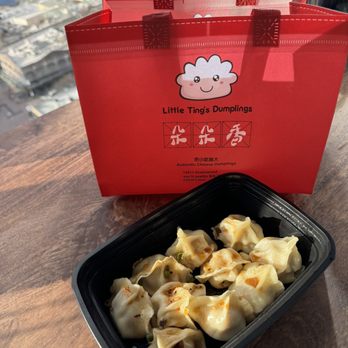 Seattle Dumpling - 10 Piece Pork Napa Dumplings - Chinese Near Me - Seattle, Washington