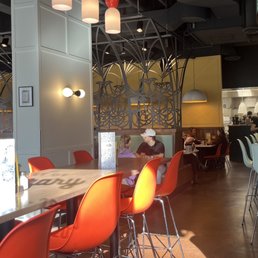 Nice lighting and Interior @OEB (U-District)