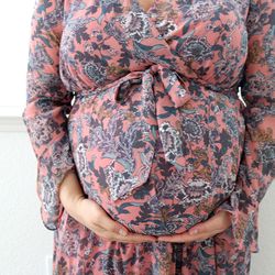 Navigating Parenthood - Navigating Postpartum helps expecting families prepare for postpartum through our $35 online postpartum preparedness course & doula services