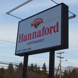 Hannaford Supermarkets - Nice, easy to see sign