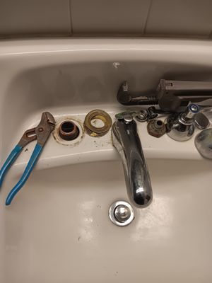 Curtis Home Repairs and Handyman Services Logo