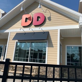 Dunkin' - the front of a dunkinkin donuts store - Donuts Near Me - Westbrook, Maine Dunkin' - the front of a dunkinkin donuts store - Donuts Near Me - Westbrook, Maine
