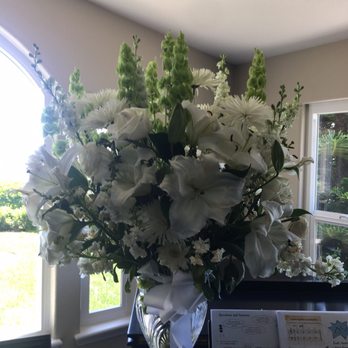 Lopez Flowers - Florists Near Me - Encinitas, California
