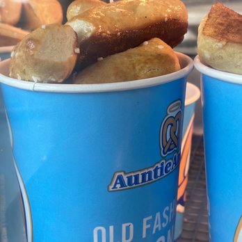 Auntie Anne's - Pretzel bites - Fast Food Near Me - Sacramento, California