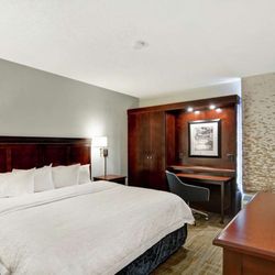 Hampton Inn Charlotte-Gastonia - Guest room