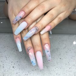 YesicazNailz - Butterflies blend ombre