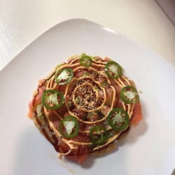 Cocochi Asian Cuisine - Salmon pizza