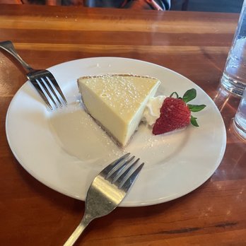 Boars Head Grill - Key Lime Pie - Seafood Near Me - Savannah, Georgia
