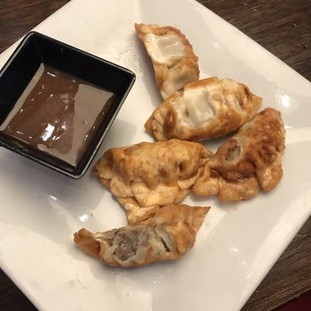 Dave & Buster's Ala Moana - Pot stickers took over 30 minutes and the 2nd plate of pot stickers do Not look edible  food Cold!!! - Arcades Near Me - Honolulu, Hawaii