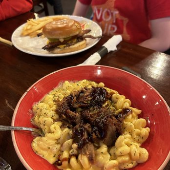 Brick River Cider - Mac and Cheese with pulled pork - Cideries Near Me - Saint Louis, Missouri Brick River Cider - Mac and Cheese with pulled pork - Cideries Near Me - Saint Louis, Missouri