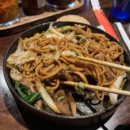 Beef Stir-Frying Hand Pulled Noodles Beef Stir-Frying Hand Pulled Noodles