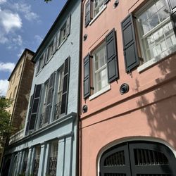 Walks of Charleston - Rainbow Row