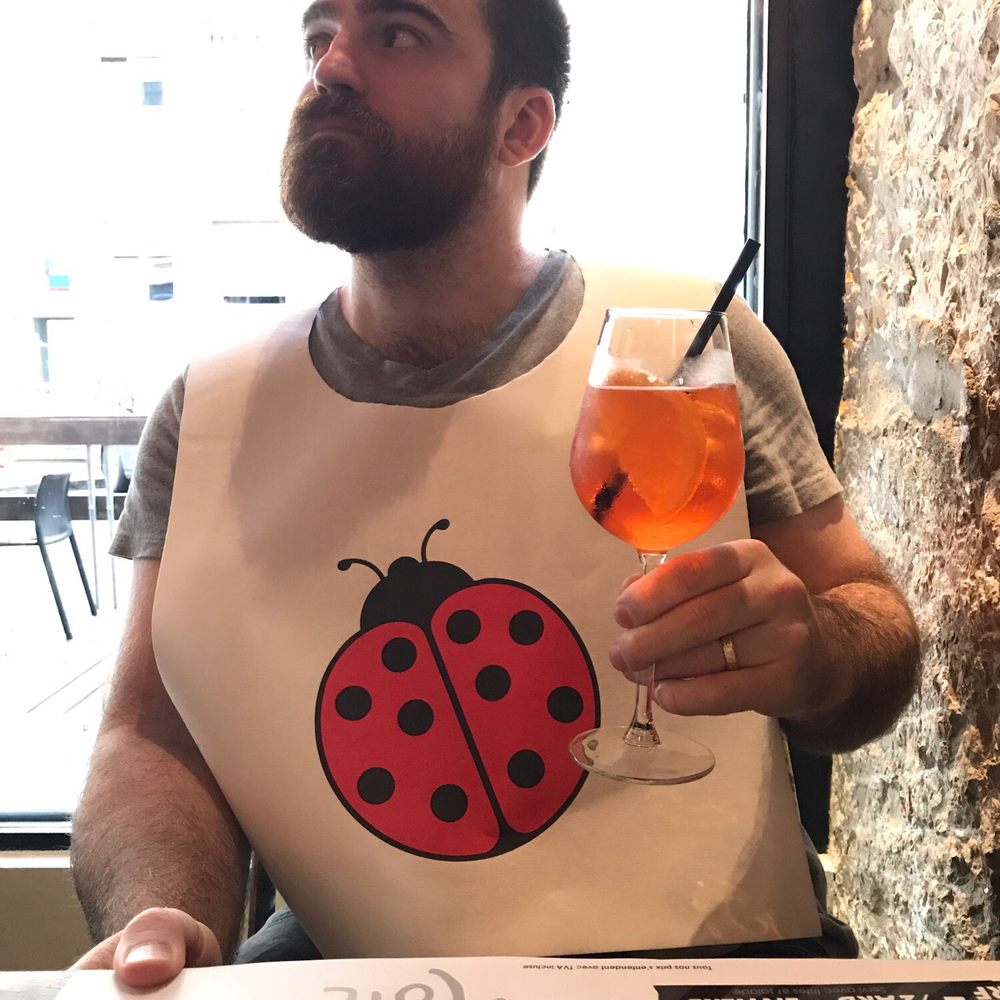 Entre Homard&Côte - Aperol spritz and a great lobster bib. - Seafood Near Me - Geneva, GE Entre Homard&Côte - Aperol spritz and a great lobster bib. - Seafood Near Me - Geneva, GE