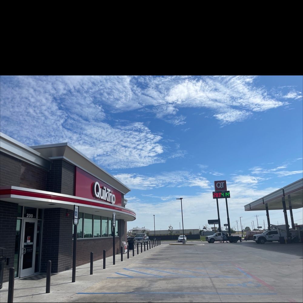 QUIKTRIP Updated August 2024 200 IH10 E, Seguin, Texas