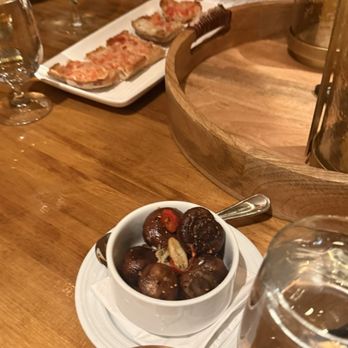 Hyatt Lodge Oak Brook Chicago - Mushrooms - Hotels Near Me - Oak Brook, Illinois