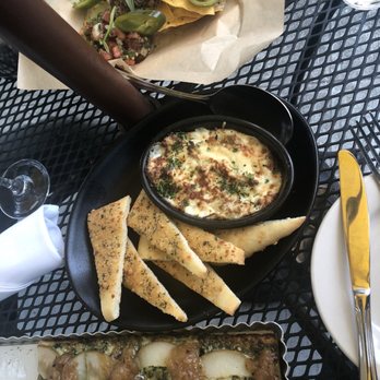 Black Bottle - Artichoke and crab bake, beef nachos - New American Near Me - Bellevue, Washington Black Bottle - Artichoke and crab bake, beef nachos - New American Near Me - Bellevue, Washington
