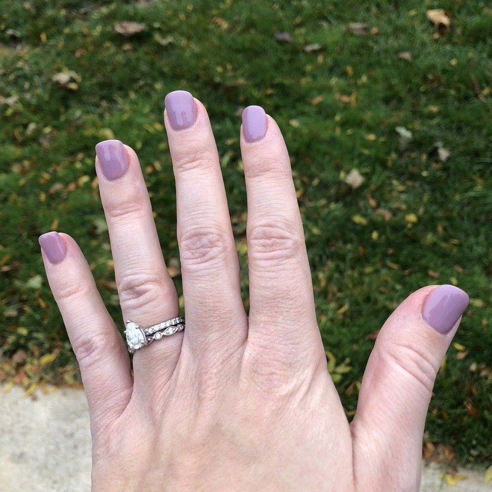 Lacquer Lounge Nail Spa - Essie no-chip - Nail Salons Near Me - Park Ridge, Illinois