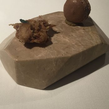 Bistró del Jardín - Pork cracklins and a lamb macaron - Signature Cuisine Near Me - Alcúdia, PM