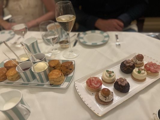 Claridges by null