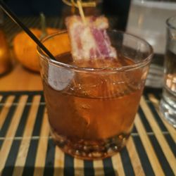 Dog And Pony - Smoked bacon old fashion