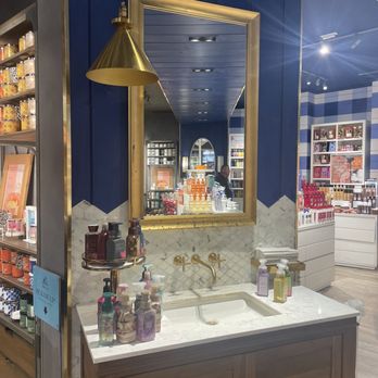 Bath & Body Works - Cosmetics & Beauty Supply Near Me - Glendora, California
