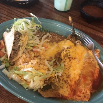 El Amigo Chavez - a plate of mexican food - Tacos Near Me - Liberal, Kansas El Amigo Chavez - a plate of mexican food - Tacos Near Me - Liberal, Kansas