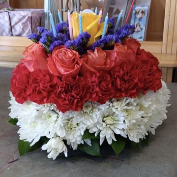 Harding Way Floral - Birthday cake flower arrangement for my mommy!! - Florists Near Me - Stockton, California Harding Way Floral - Birthday cake flower arrangement for my mommy!! - Florists Near Me - Stockton, California