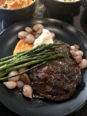 Scarlet Kitchen and Lounge by null