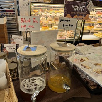 Sunmerry Bakery - Pineapple tea - Bakeries Near Me - Fort Lee, New Jersey
