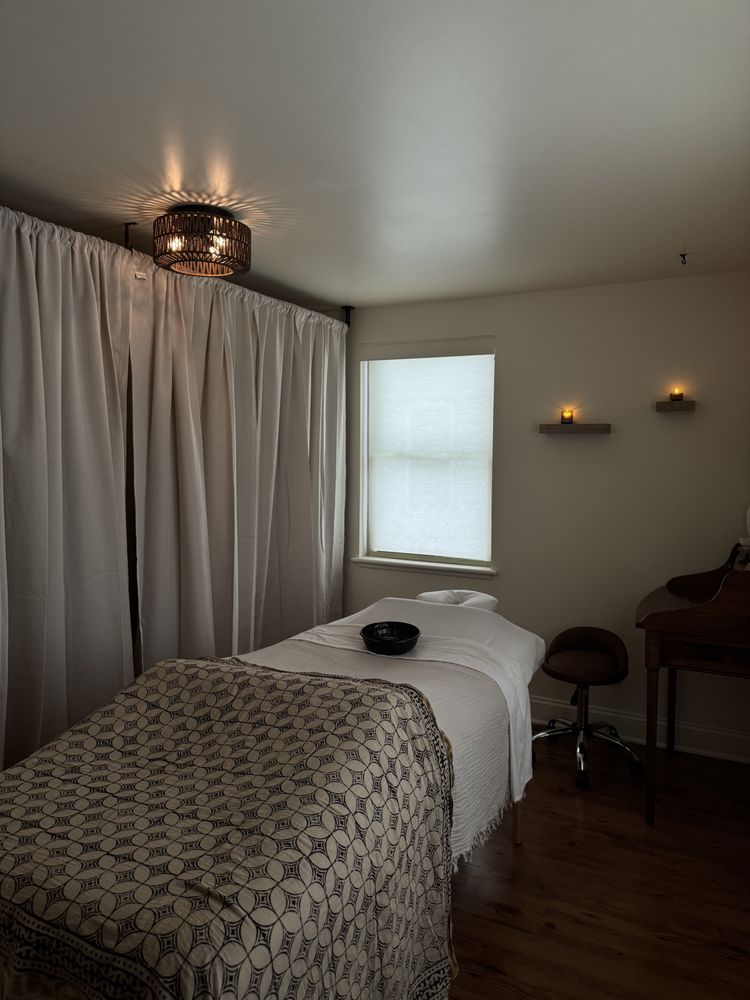 MANA Massage Studio Logo