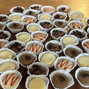 Stony Creek Brewery - Mini cheese cakes - Breweries Near Me - Branford, Connecticut Stony Creek Brewery - Mini cheese cakes - Breweries Near Me - Branford, Connecticut