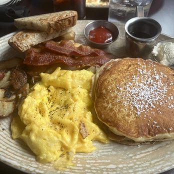 Royal Restaurant - THE ROYAL BREAKFAST - Breakfast & Brunch Near Me - Alexandria, Virginia Royal Restaurant - THE ROYAL BREAKFAST - Breakfast & Brunch Near Me - Alexandria, Virginia