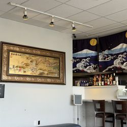Momiji Gourmet Japanese & Chinese Restaurant - Inside