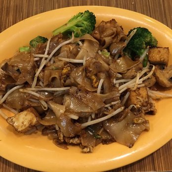 Thai Basil Cuisine - Pad see ew - Thai Near Me - Berkeley, California