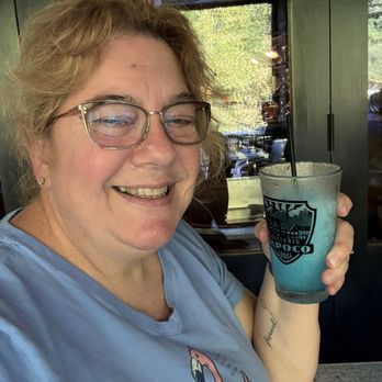 Tapoco Lodge Resort - Having a drink after a hot rides - Hotels Near Me - Robbinsville, North Carolina Tapoco Lodge Resort - Having a drink after a hot rides - Hotels Near Me - Robbinsville, North Carolina