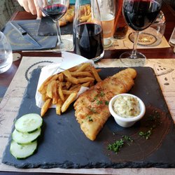 Bistro Politain - Fish and chips we're good. Reasinable drinks. Convenient to our hotel.