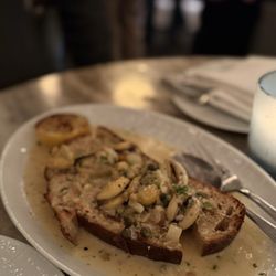 Mussel toast