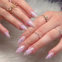Gorgeous Nails By Vicky - Gel x Almond nails in a medium length, with lilac aura and silver detailing.
