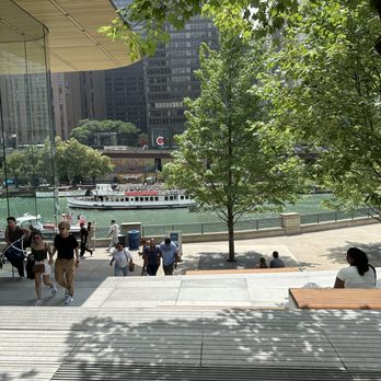Shoreline Sightseeing - Architectural Tours Near Me - Chicago, Illinois