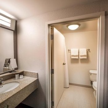 Courtyard by Marriott Norfolk Downtown - Hotels Near Me - Norfolk, Virginia Courtyard by Marriott Norfolk Downtown - Hotels Near Me - Norfolk, Virginia