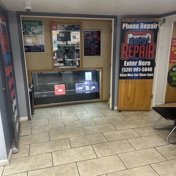 Ready Set Repair - Front of store - Mobile Phone Repair Near Me - Tucson, Arizona Ready Set Repair - Front of store - Mobile Phone Repair Near Me - Tucson, Arizona