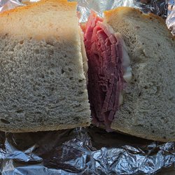 Corned Beef King - Corn beef sandwich