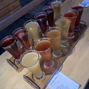 Cider Bite - Cider flight (x2) - Bars Near Me - Portland, Oregon